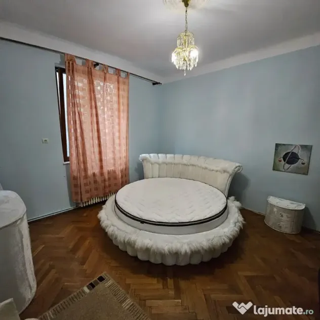 CENTRAL Bulevard-casa boiereasca 1940, 5 camere inalte - 175