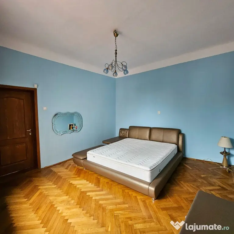 CENTRAL Bulevard-casa boiereasca 1940, 5 camere inalte - 175