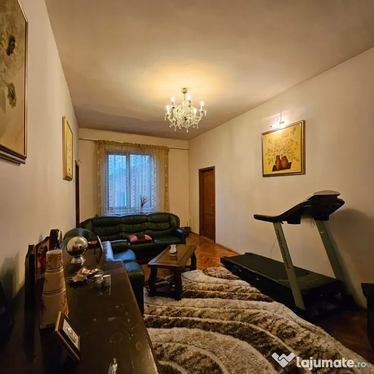 CENTRAL Bulevard-casa boiereasca 1940, 5 camere inalte - 175