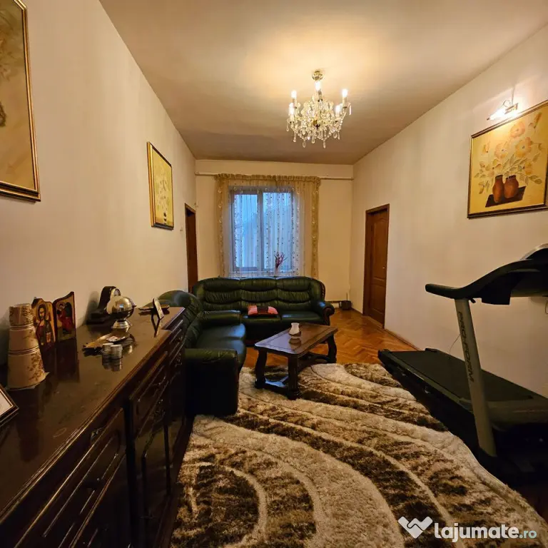 CENTRAL Bulevard-casa boiereasca 1940, 5 camere inalte - 175