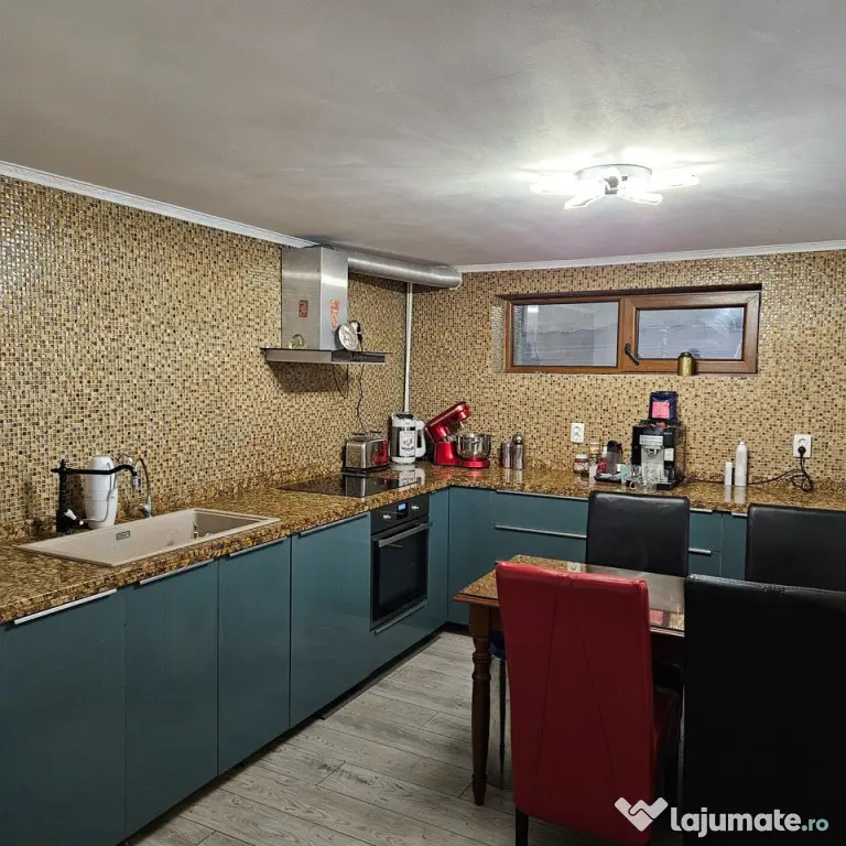 CENTRAL Bulevard-casa boiereasca 1940, 5 camere inalte - 175