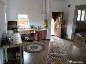 OPORTUNITATE : Proprietate formată din 2 case și teren gen 