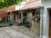 OPORTUNITATE : Proprietate formată din 2 case și teren gen 