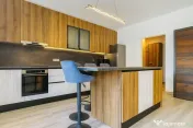 Apartament cu Vedere Spectaculoasă către Pădure - Parc... 