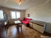 Garsoniera situata la etajul intermediar 2 in zona Lazaret d