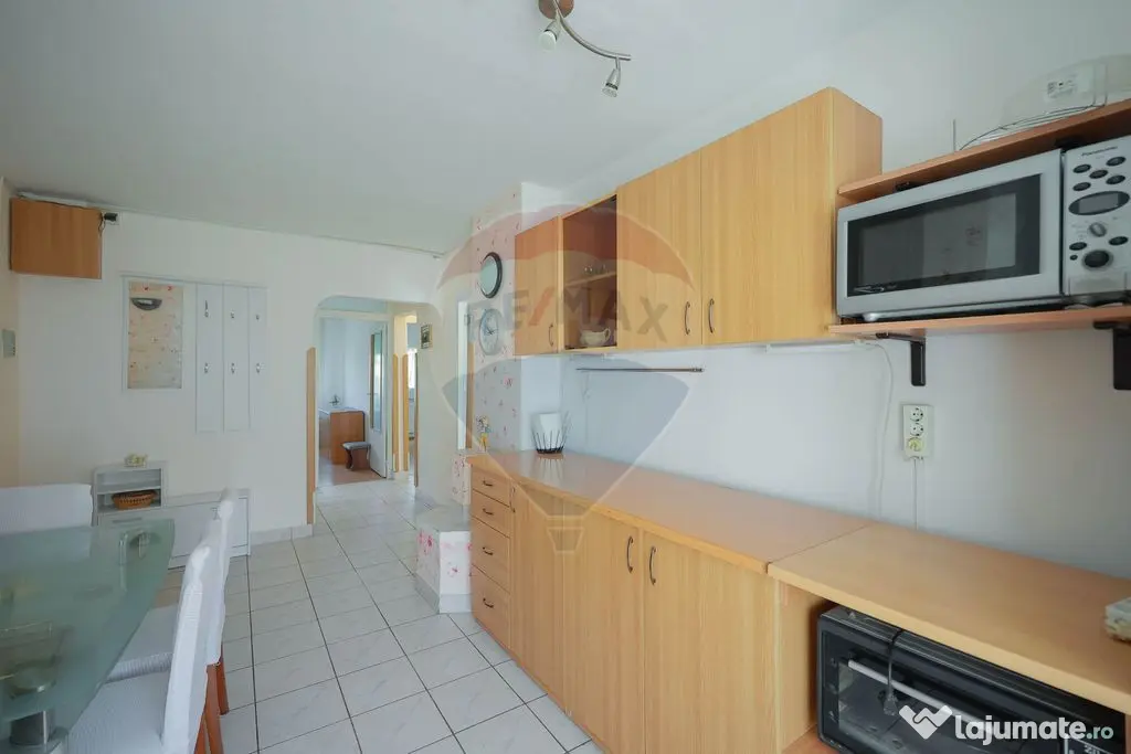 De vânzare apartament cu 3 camere zona Dacia