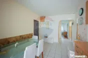 De vânzare apartament cu 3 camere zona Dacia