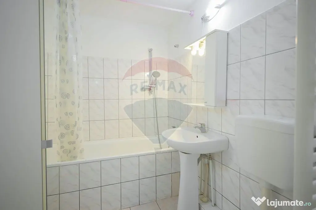 De vânzare apartament cu 3 camere zona Dacia