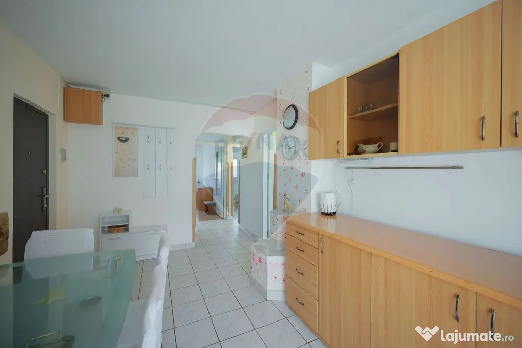 De vânzare apartament cu 3 camere zona Dacia