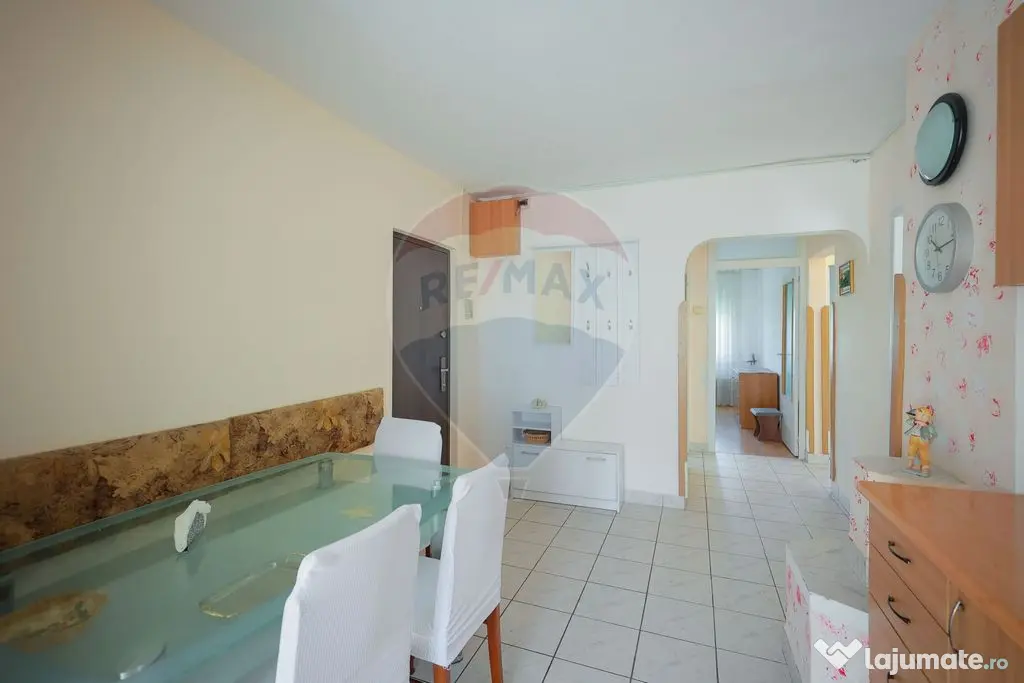 De vânzare apartament cu 3 camere zona Dacia