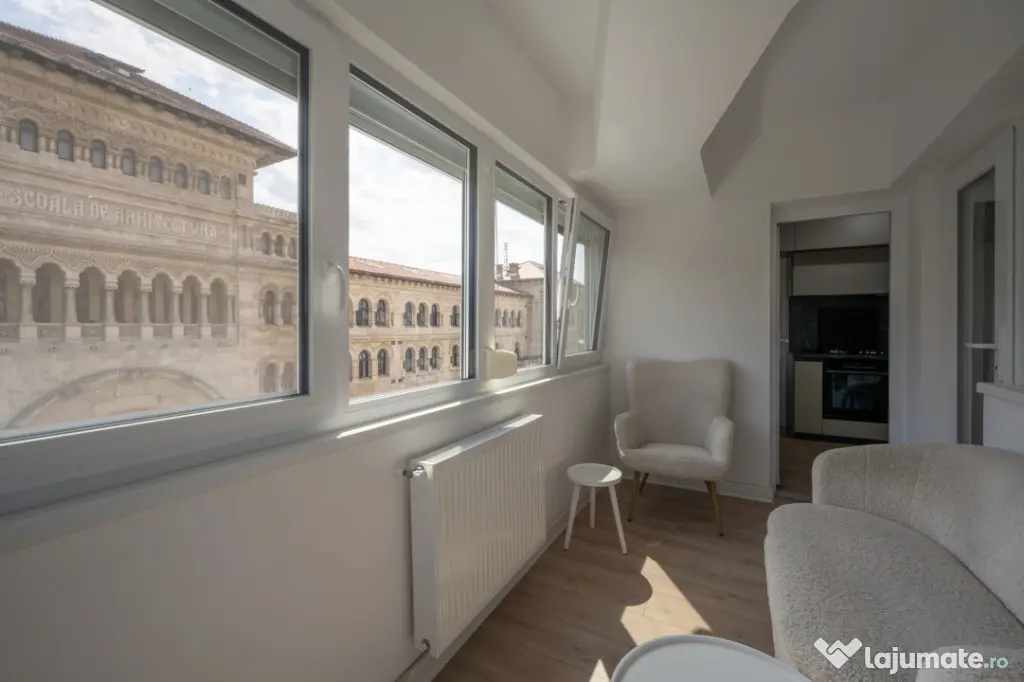 Apartament cu vedere spectaculoasă, 3 camere, 2 băi, bloc