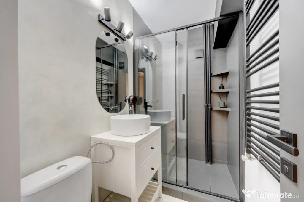 Apartament cu vedere spectaculoasă, 3 camere, 2 băi, bloc