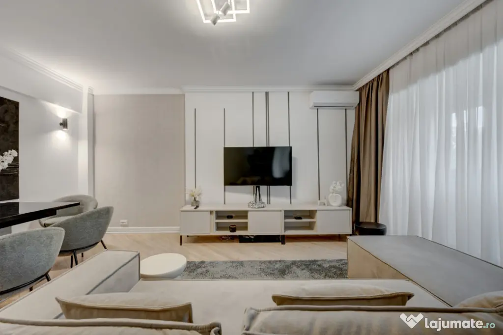 Apartament cu vedere spectaculoasă, 3 camere, 2 băi, bloc