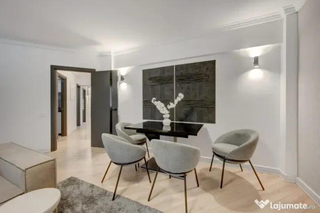 Apartament cu vedere spectaculoasă, 3 camere, 2 băi, bloc