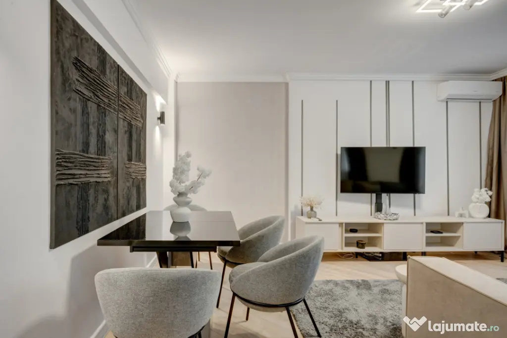 Apartament cu vedere spectaculoasă, 3 camere, 2 băi, bloc