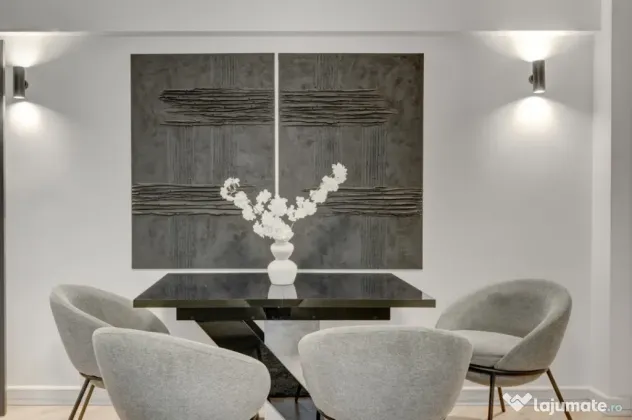 Apartament cu vedere spectaculoasă, 3 camere, 2 băi, bloc