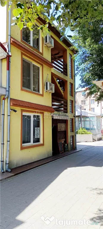 PENSIUNE in zona ultracentrala din Moldova Nou#259;