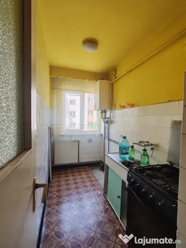 Apartament 2 camere Semiluna – instalații noi, finisaje l