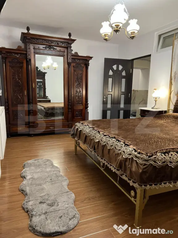 De vanzare apartament 3 camere