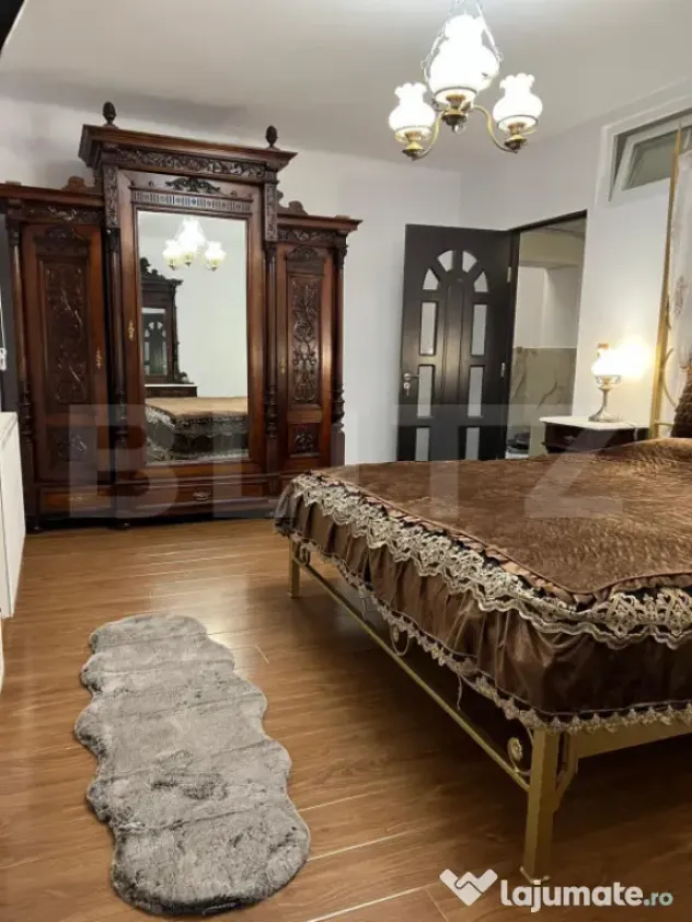 De vanzare apartament 3 camere