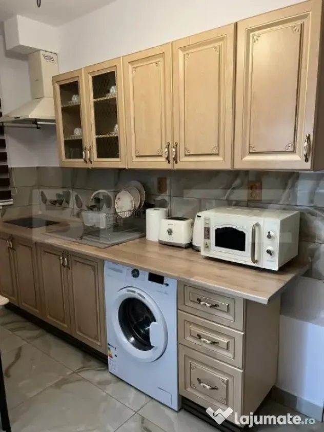 De vanzare apartament 3 camere