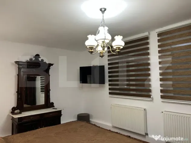 De vanzare apartament 3 camere