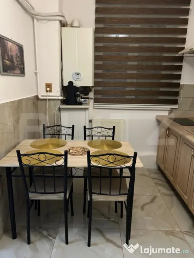 De vanzare apartament 3 camere