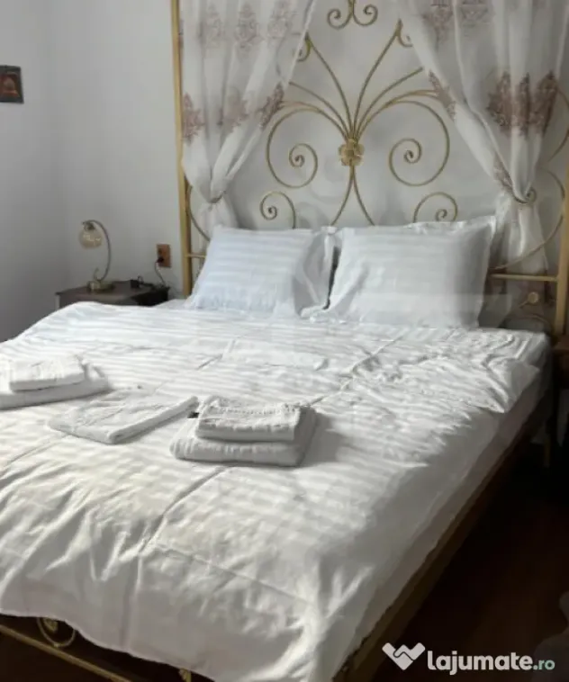 De vanzare apartament 3 camere