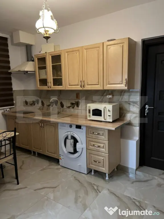 De vanzare apartament 3 camere