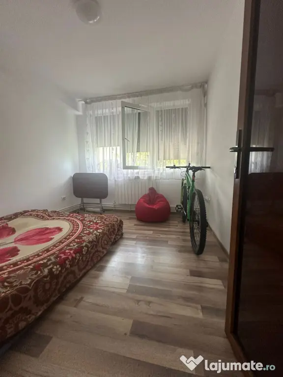 Apartament 4 camere confort 1, Hipodrom, etaj 2.