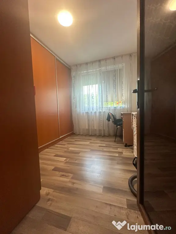 Apartament 4 camere confort 1, Hipodrom, etaj 2.