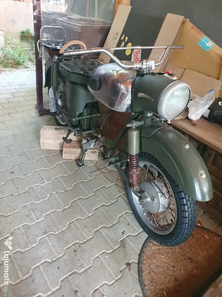 Motocicleta MZ ES 250