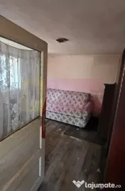 Casa batraneasca cu teren de vanzare in Busteni 