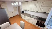 LIPOVEI - PARTER INALT RENOVAT - 3 CAMERE - 2 BAI - CENTRALA 