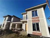 Duplex separat prin garaj - zona excelenta - toate utilitati 