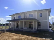 Duplex despartit prin camera tehnica - zona excelenta - toat 