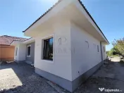 Duplex la asfalt - personalizare interioara - 3 bai 