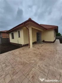 GHIRODA, CASA 3 CAMERE, 2 DORMITOARE BUCATARIE INCHISA