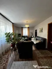 EXCLUSIVITATE | Casă individuală în oraș, la 2 minute d 