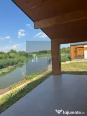 Casa in Snagov -vedere si ponton la lac 