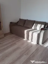 Închiriez garsonieră 