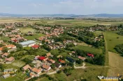 FILM! 2.000 mp teren intravilan, cu utilitati, apreciabil ar 