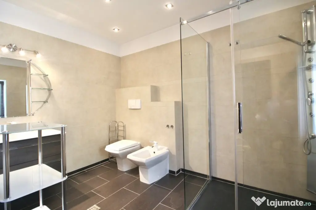 PIPERA OMV-VILA 7 CAMERE, GRADINA SUPERBA, TERASA, GARAJ!