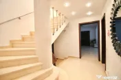 PIPERA OMV-VILA 7 CAMERE, GRADINA SUPERBA, TERASA, GARAJ! 