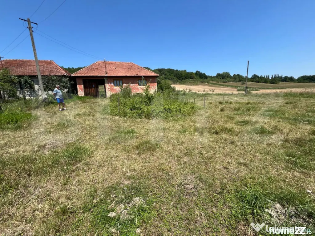De vanzare casa intr-o zona de deal relaxanta