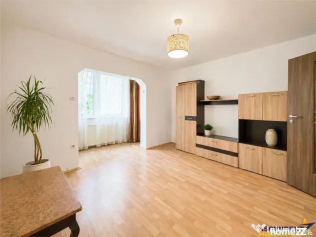 Apartament cu 3 camere, izolat termic, Dambu Pietros, Targu
