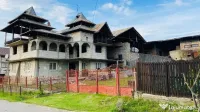 Casă de vânzare cu potențial pentru afacere de familie 