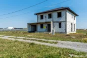 Vilă cu 5 camere | teren 1000 mp | cartier San Paolo (l?... 