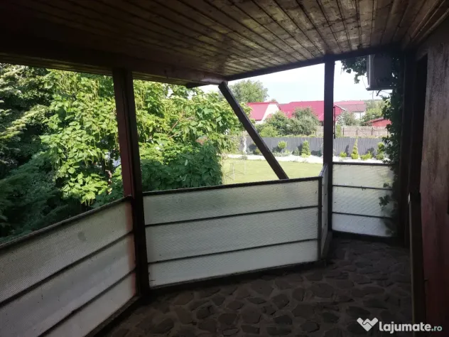Vila deosebita in Crevedia, cu curte de 600mp, in zona linistita.