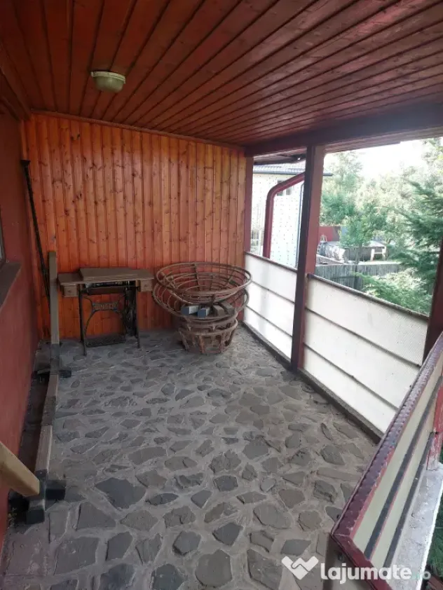 Vila deosebita in Crevedia, cu curte de 600mp, in zona linistita.